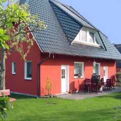 Darss - Ostsee - Ferienwohnungen - mit 2 Schlafzimmern und Spielplatz