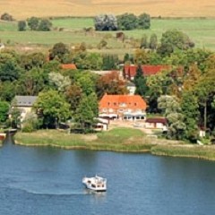 Genießen Sie bei uns die schöne Natur... Schifffahrt & Insel-Hotel Dobbertin